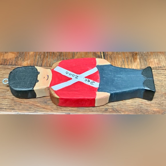 Y2K Vintage Artisan Hand Crafted Wooden Old Style Soldier Ornament - Picture 5 of 12